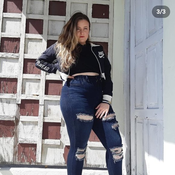 Highwasited ripped dark wash jeans - Picture 4 of 6